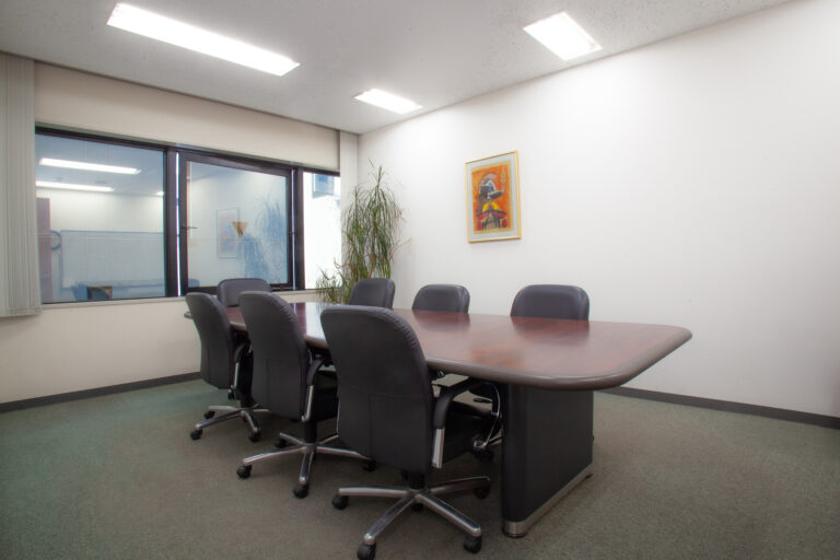 朝日弁護士法人の会議室その4