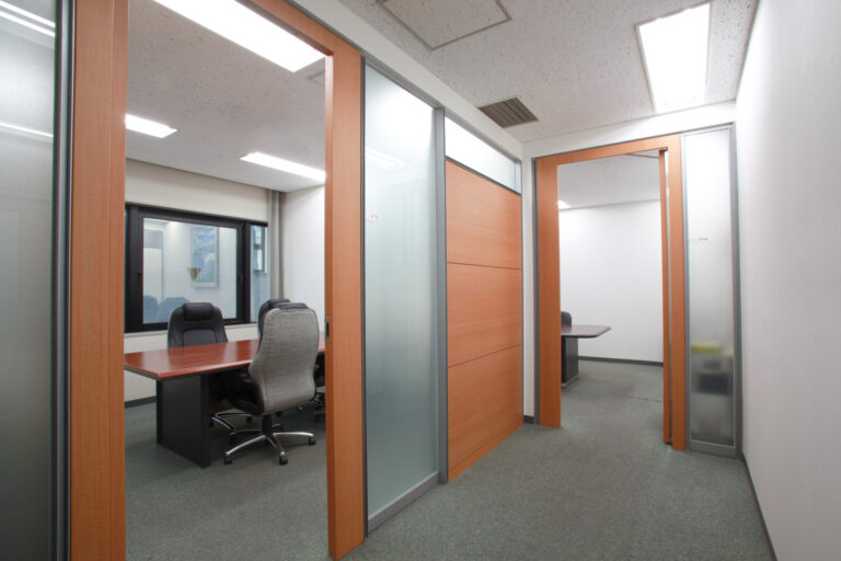 朝日弁護士法人の会議室その1